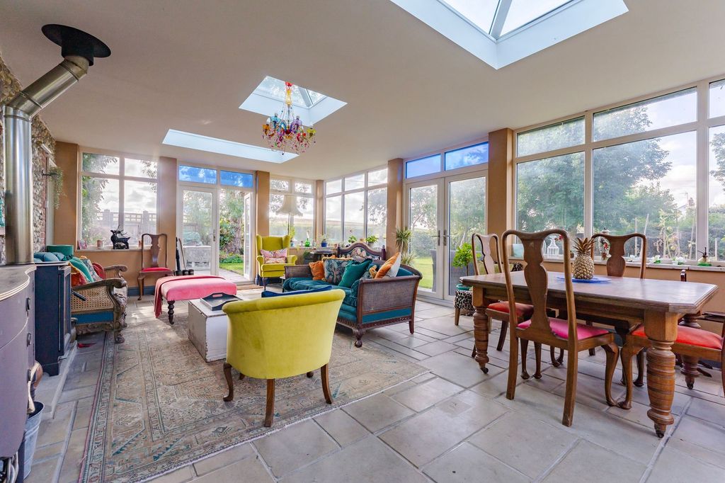 Property photo 2 of 29