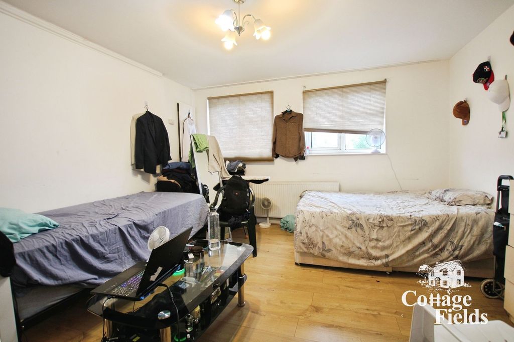 Property photo 3 of 12