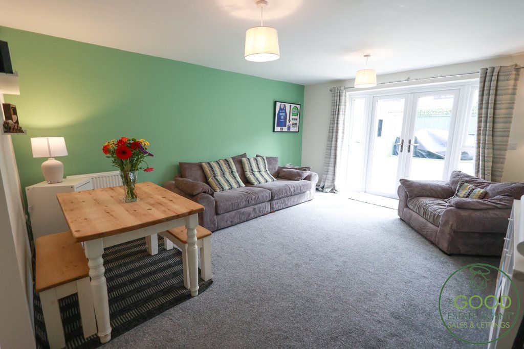 Property photo 2 of 20