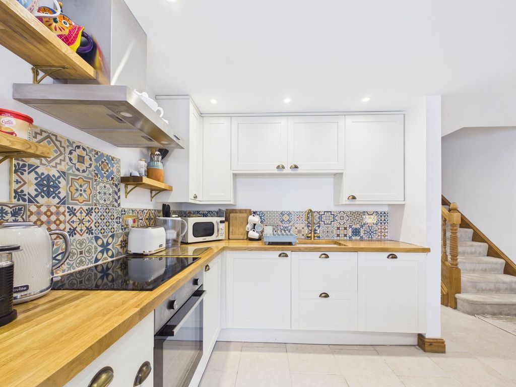 Property photo 2 of 32 Kitchen