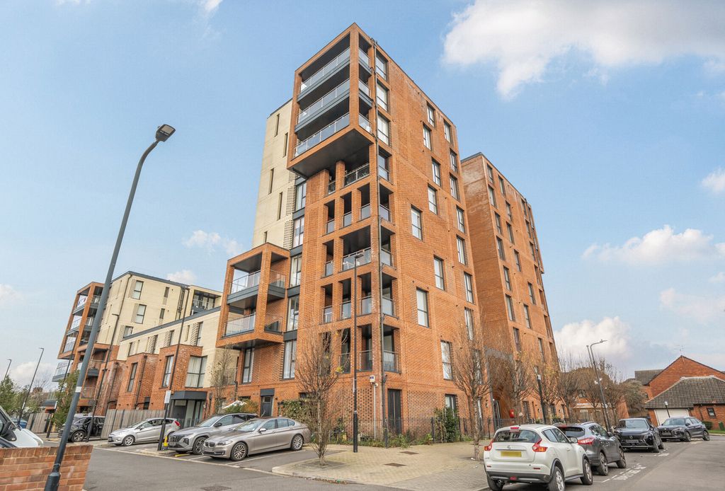 Property photo 2 of 11 1383428-19-691Eee...