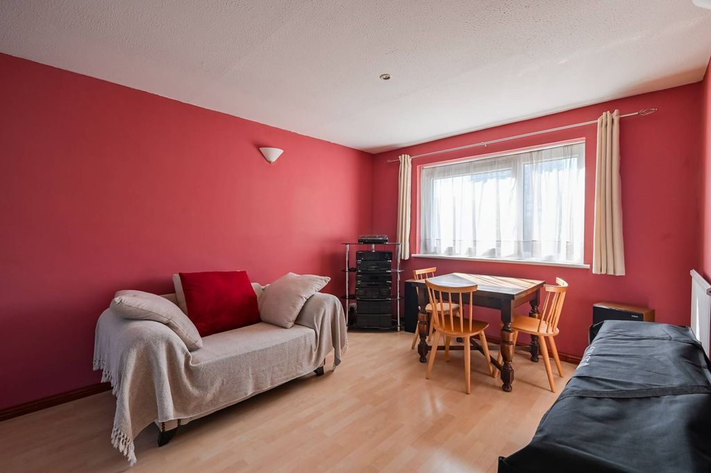 Property photo 2 of 24