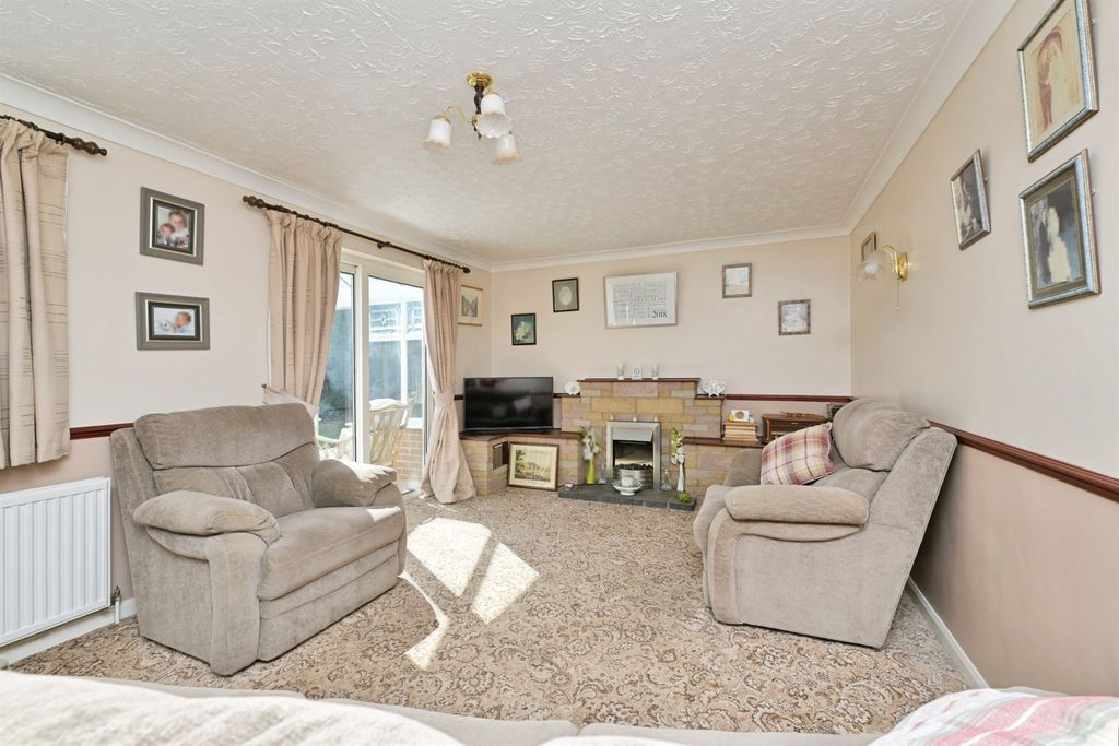 Property photo 3 of 17