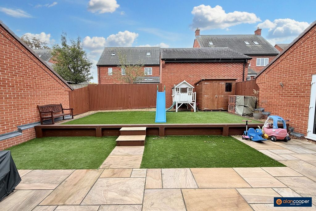 Property photo 2 of 26 4429383