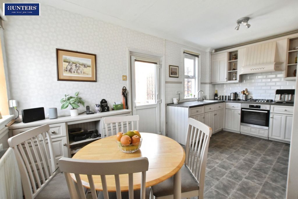 Property photo 3 of 17 Kitche/Diner
