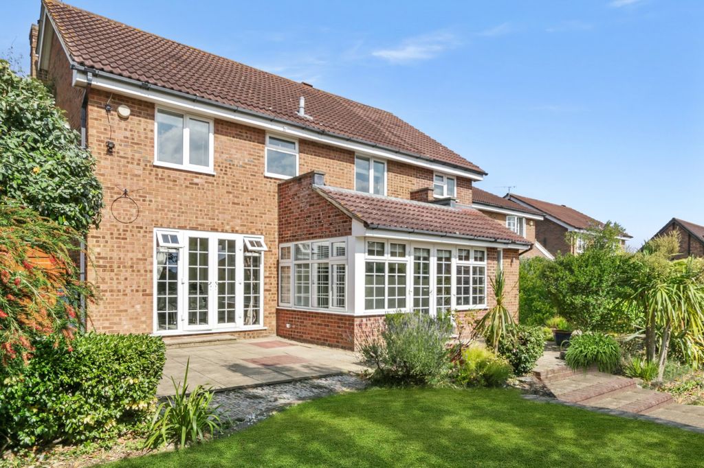 Property photo 1 of 21 External