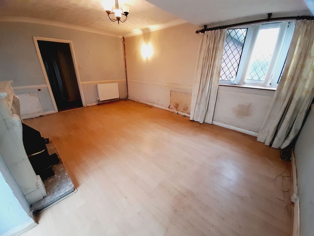 Property photo 3 of 10 Image 3