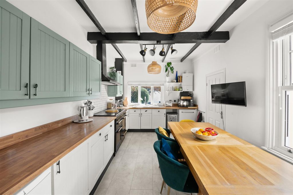 Property photo 2 of 24