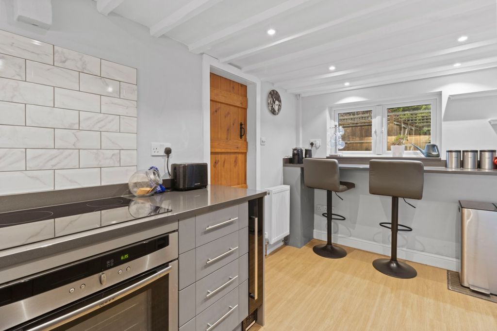 Property photo 3 of 19 Kitchen