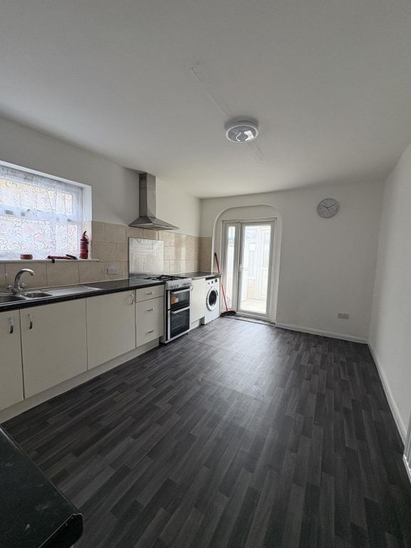 Property photo 2 of 14 Large Kitchen