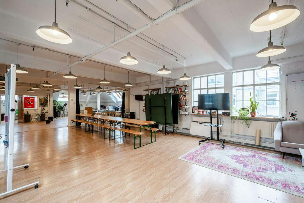 Property photo 3 of 11 A02d9F41A8B548378168A8E3E4040c55.Jpg