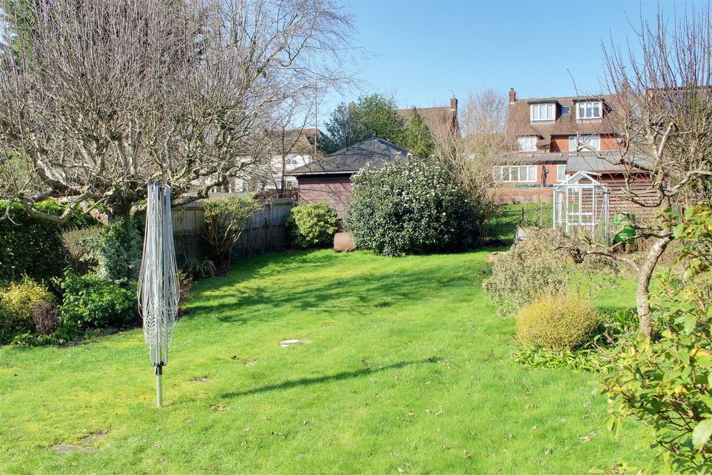 Additional image 12 of 5 bed detached house for saleBluebridge Avenue, Brookmans Park AL9