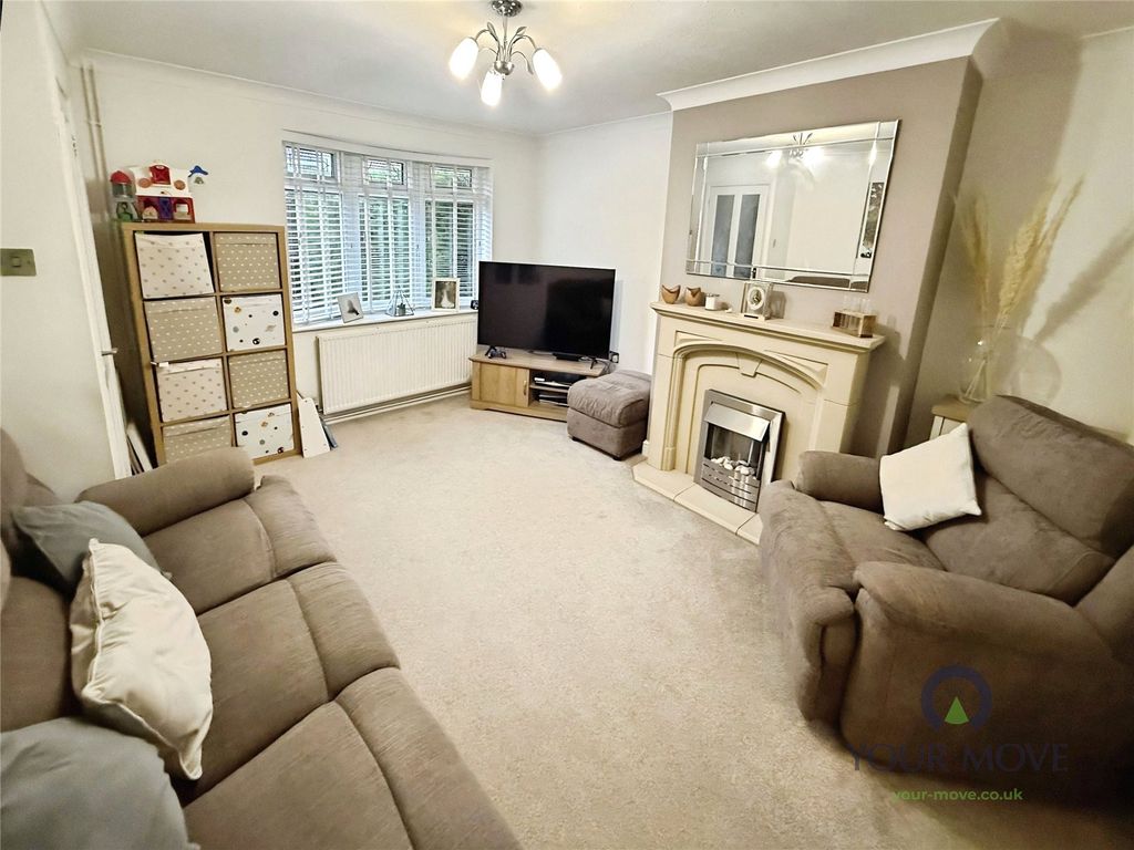 Property photo 2 of 11 Lounge