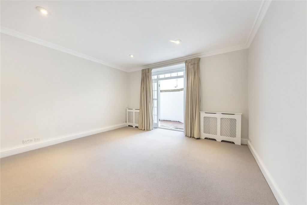 Property photo 2 of 9 Picture No. 25