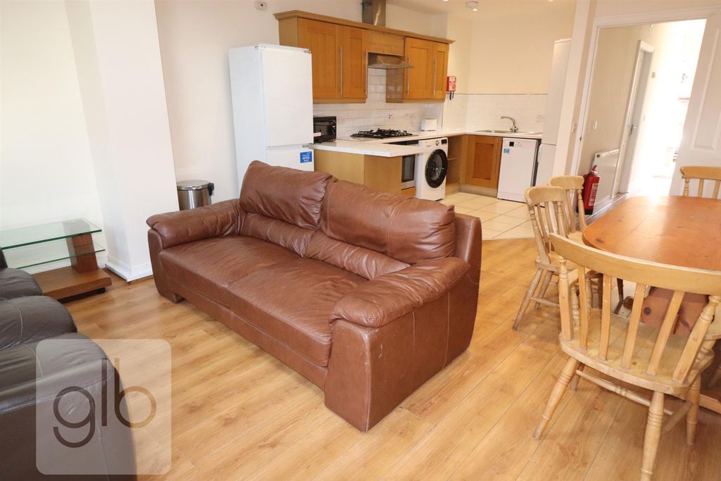 Property photo 3 of 14 6.Png
