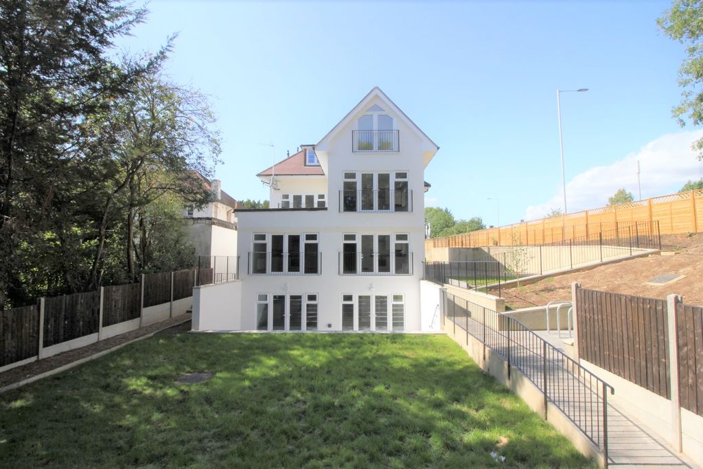 Property photo 2 of 22