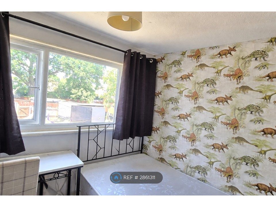 Property photo 3 of 8 Room 1, Wheatcroft