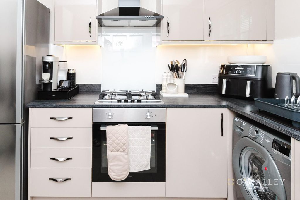Additional image 5 of 2 bed flat for saleCragganmore, Tullibody FK10