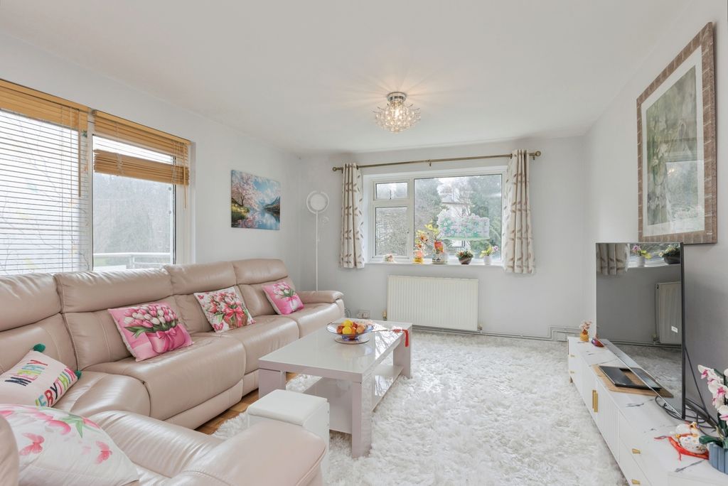 Property photo 3 of 12 Pbox-Img.Jpg
