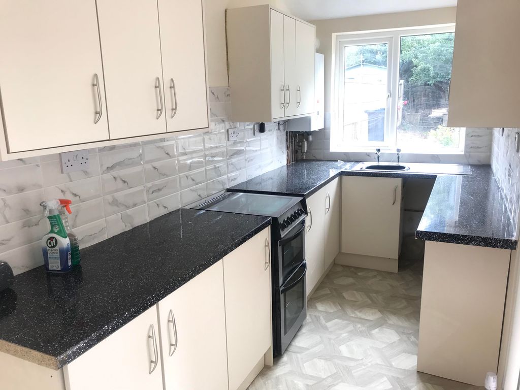 Property photo 2 of 13 Kitchen