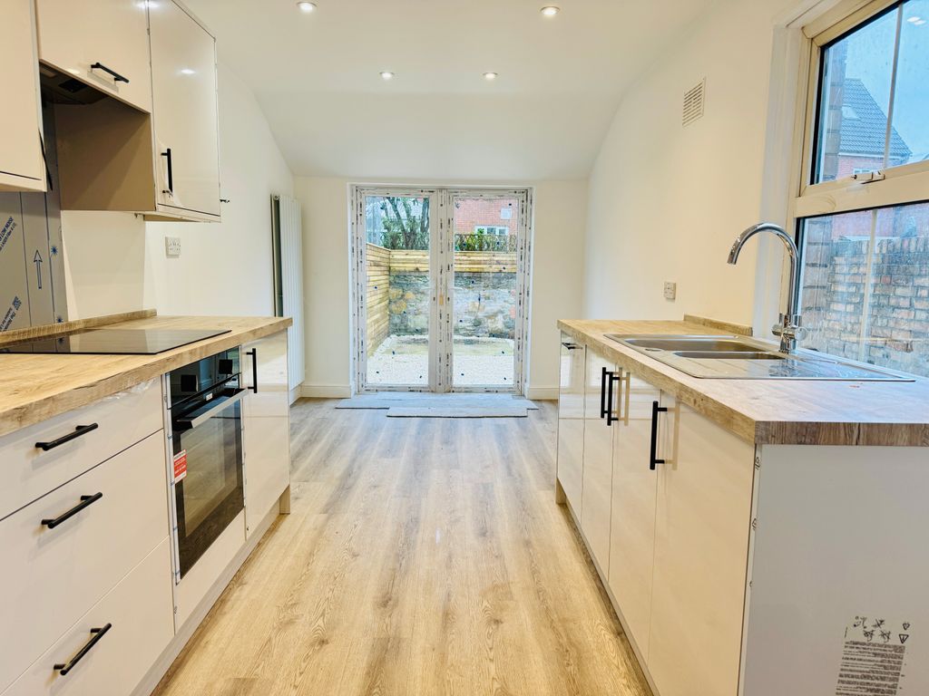 Property photo 2 of 28 Image