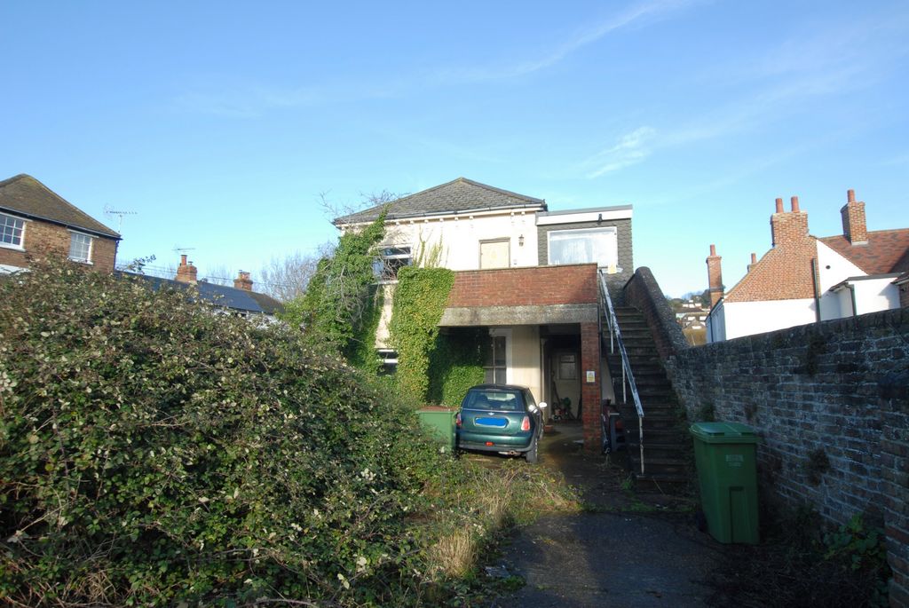 Property photo 3 of 6 Rear