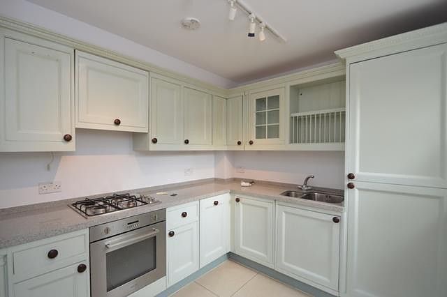 Property photo 3 of 12 Kitchen