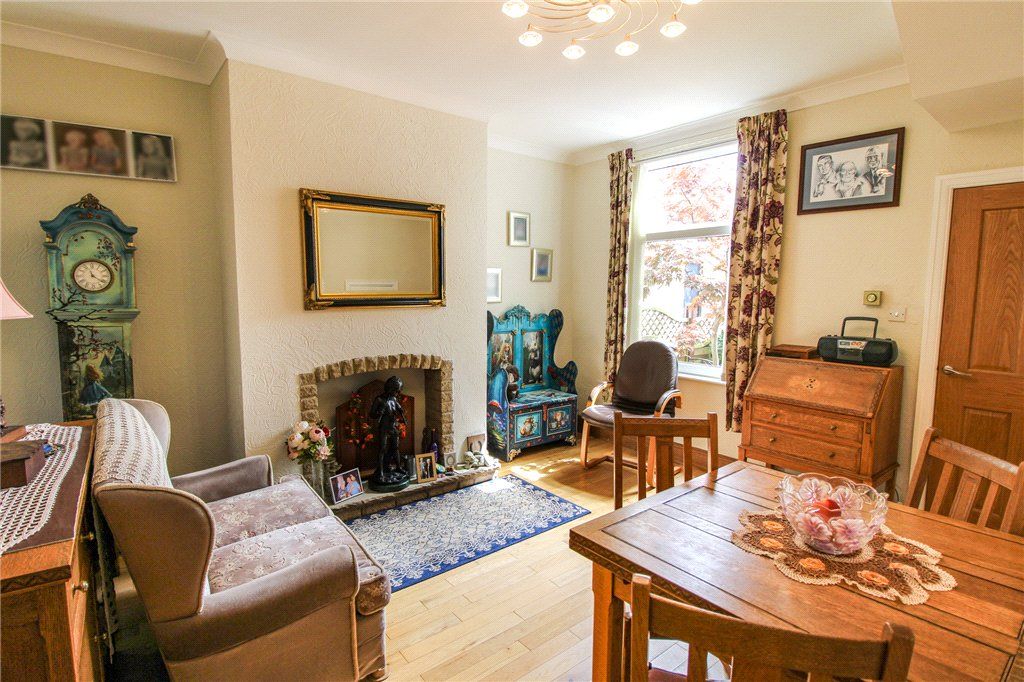 Property photo 3 of 14 Dining Room