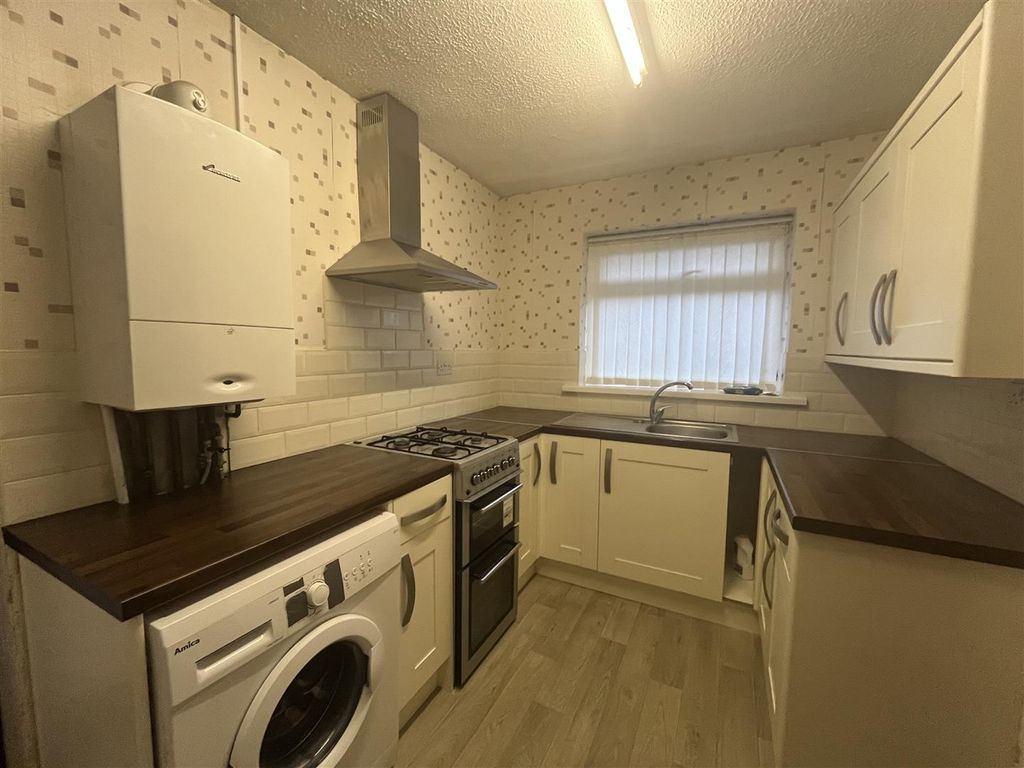 Property photo 2 of 13 Kitchen