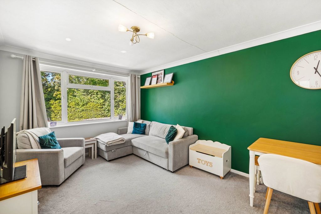 Property photo 3 of 12