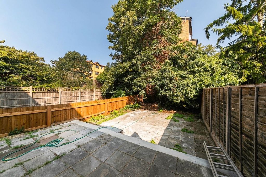 Property photo 3 of 3