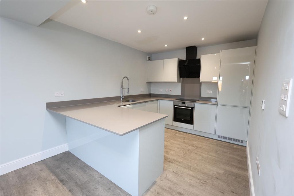 Property photo 3 of 13 Kitchen