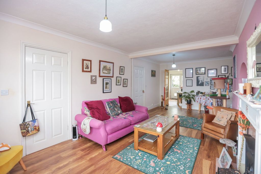 Property photo 3 of 25