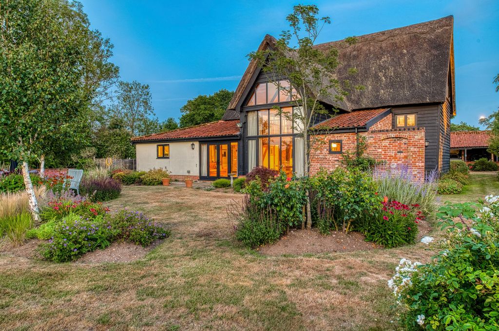 Property photo 1 of 33