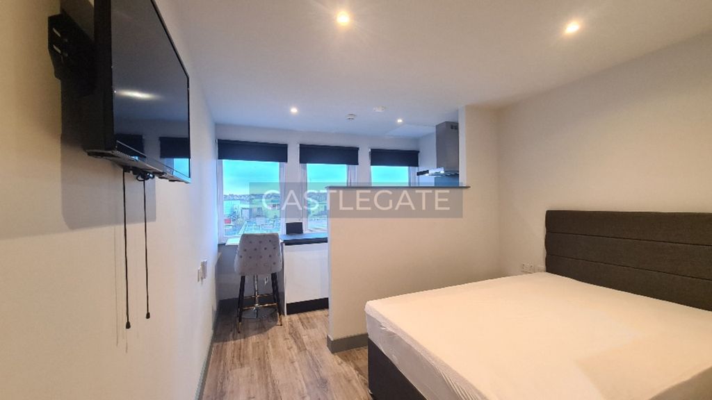 Property photo 3 of 9 Room 90, Renaissance Works, 103 New Street, Huddersfield, HD1 2Tw