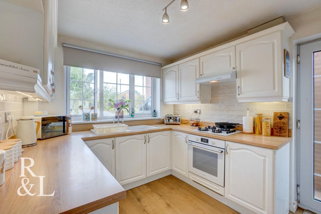 Property photo 3 of 34 Royston&amp;Lund (20).Jpg