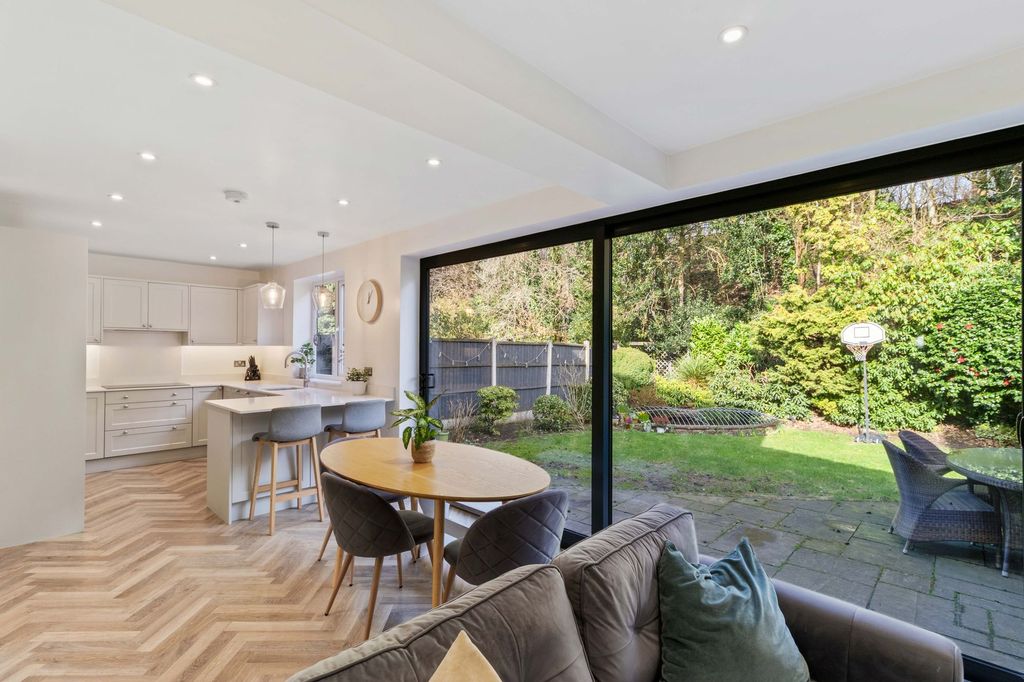 Property photo 2 of 21