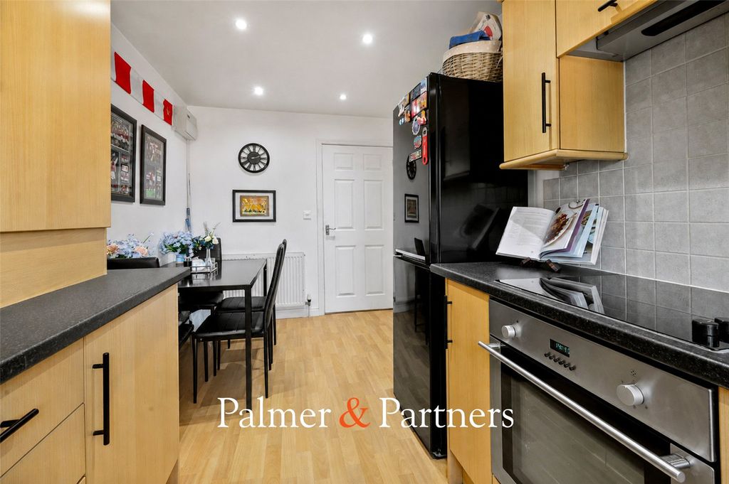 Property photo 3 of 15 Picture No. 08