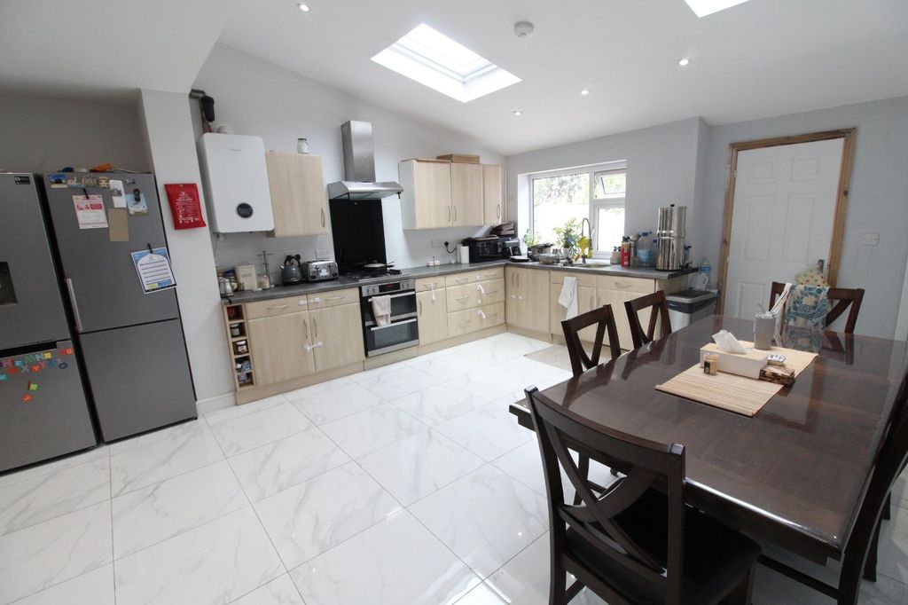 Property photo 2 of 15 Picture No. 05