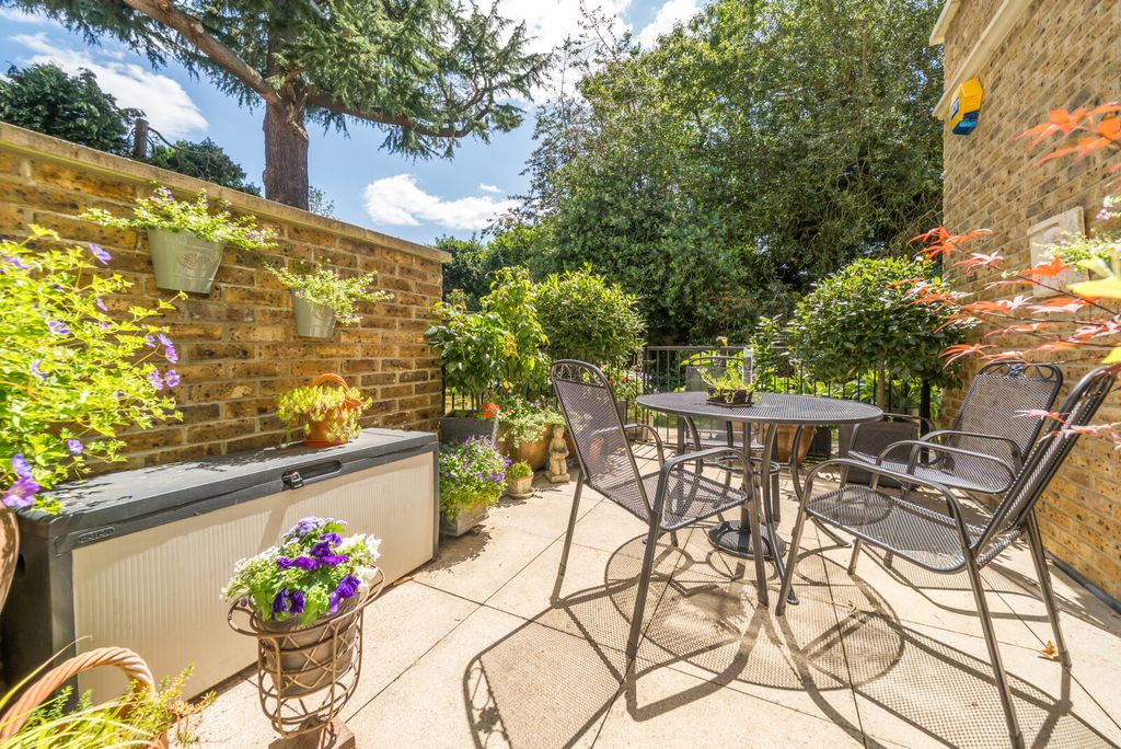 Property photo 2 of 18 1320752-9-686d14B...