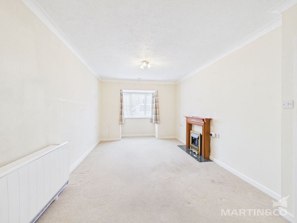 Property photo 3 of 14 Cam02456G0-Pr0201-Still002