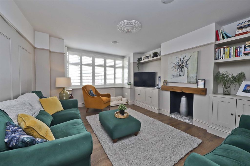 Property photo 2 of 16