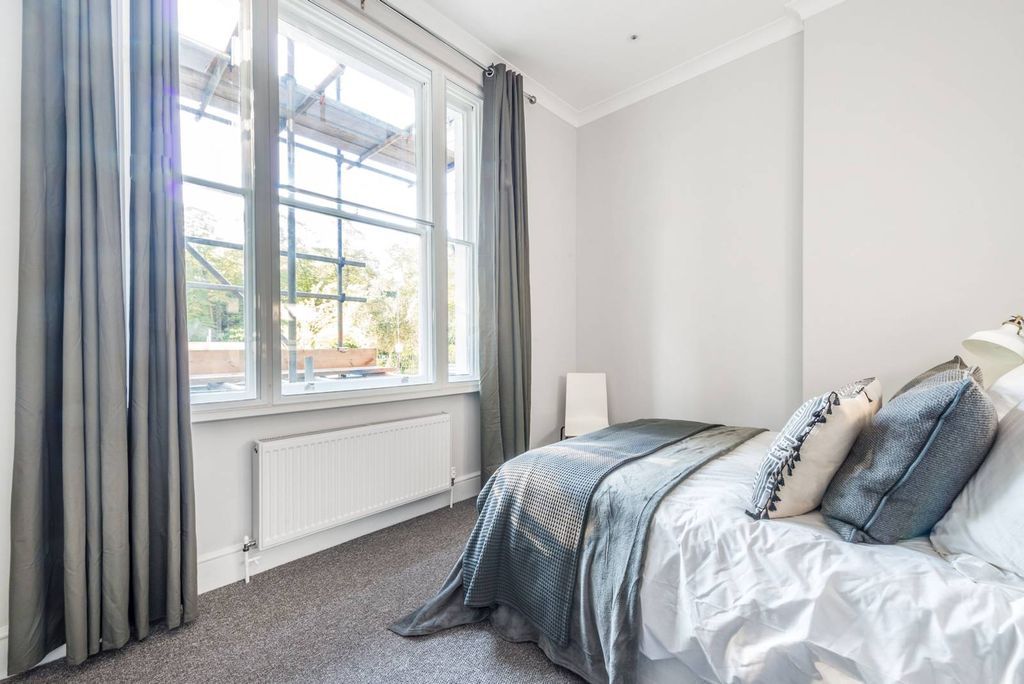 Property photo 3 of 10