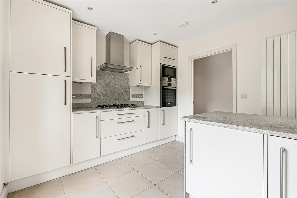 Additional image 4 of 3 bed flat for saleLexington House, Long Road, Cambridge CB2