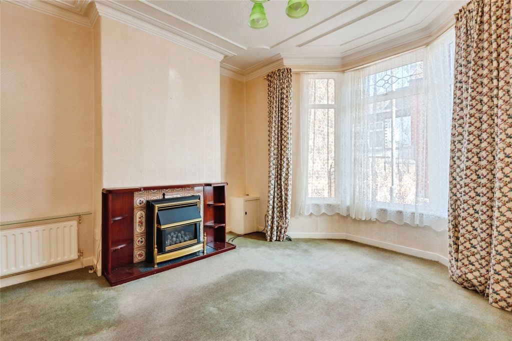 Property photo 2 of 17 Picture No. 16
