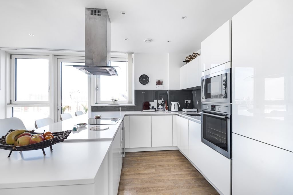 Property photo 2 of 16 920938 (5)