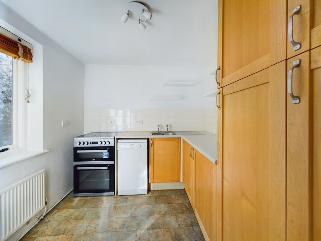 Property photo 3 of 8 573-Hr-3
