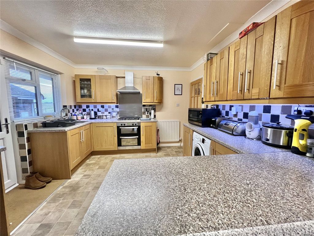 Property photo 2 of 18 Picture No. 16