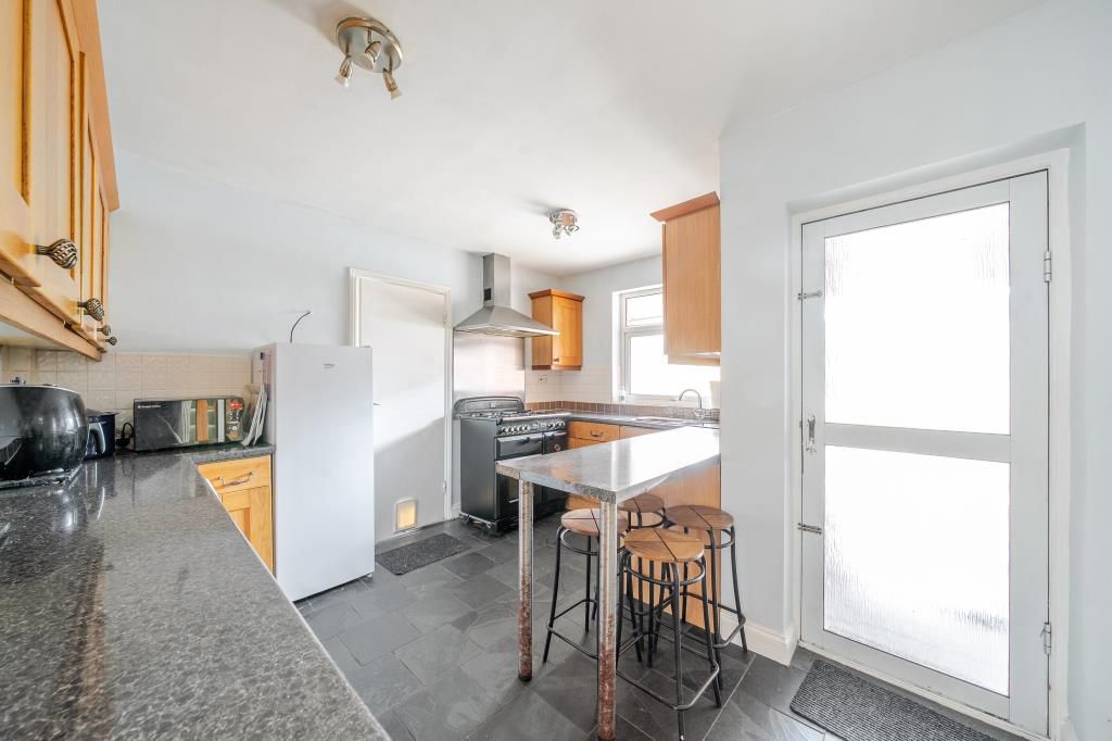 Property photo 3 of 21 Kitchen