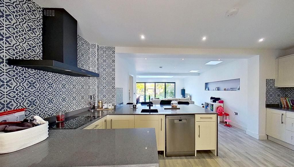 Property photo 3 of 22